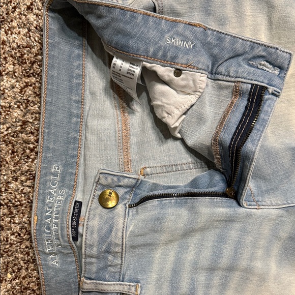 American Eagle Outfitters Light Blue Distressed Skinny Jeans - Picture 2 of 3